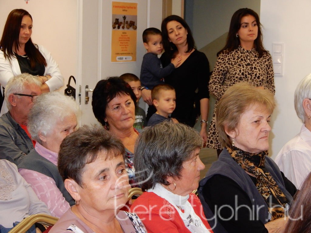 A berettyóújfalui papírfonó kör kiállítása 14